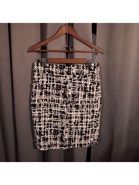 Dressbarn Black and White Patterned Pencil Skirt Size 10